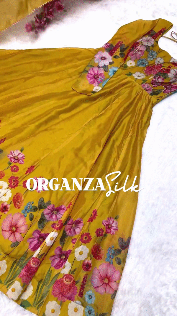 Floral Embroidered Anarkali Kurta Set with Dupatta – Elegant & Flowing Style 🌸