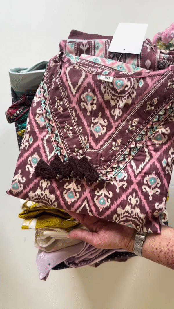 Multicolor Floral Fusion – Vibrant Ethnic Elegance - Image 2