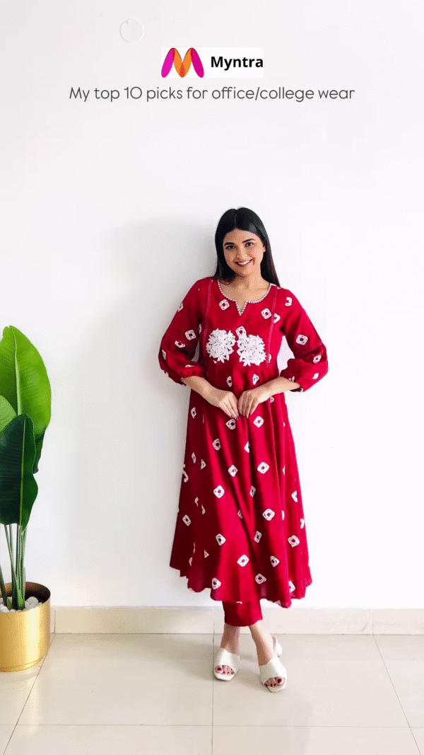 Elegant Maroon Kurta Set for a Stunning Look - Image 4