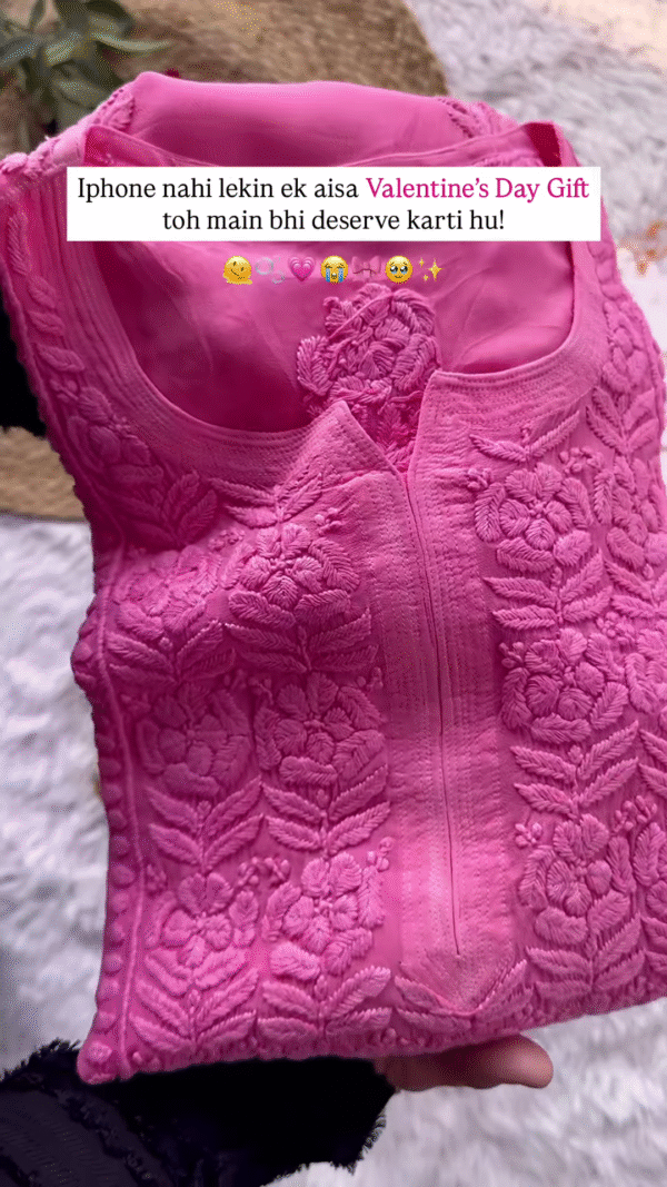 ❤️ The Perfect Valentine's Day Gift – A Timeless Red And Pink Embroidered Beauty! ❤️ - Image 4