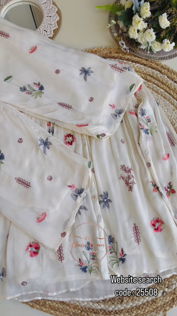 🌿 Elegance in Bloom – White Floral Embroidered Boho Blouse 🌿 - Image 2