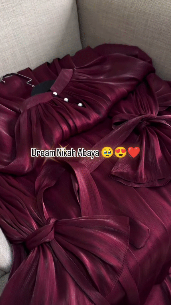 🍷 Royal Maroon Dream Abaya – A Statement of Regal Grace